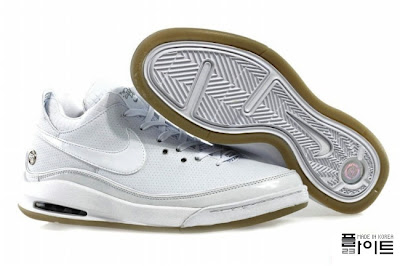 Nike Air Max LeBron VII Low: White/Black/Red & White/Gum nike air max lebron 7 low ss white silver 1 05 Nike Air Max LeBron VII Low: White/Black/Red & White/Gum