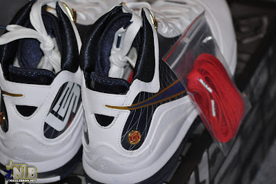 nike air max lebron 7 gr white navy 7 06 Detailed Look at the Recently Released Navy Air Max LeBron VII 