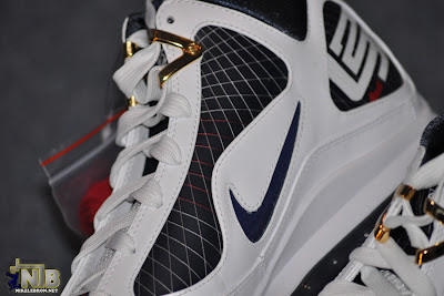 nike air max lebron 7 gr white navy 7 08 Detailed Look at the Recently Released Navy Air Max LeBron VII 