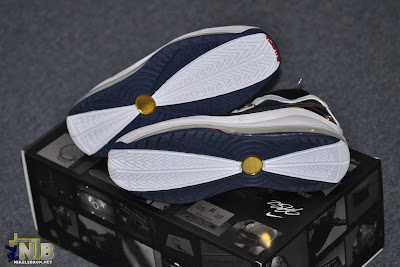 nike air max lebron 7 gr white navy 7 09 Detailed Look at the Recently Released Navy Air Max LeBron VII 