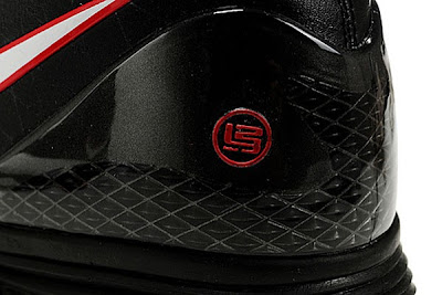 nike zoom soldier 4 ss black white red 1 07 First Look at the LeBron Soldier IV Featuring Zoom Air and Lunarite
