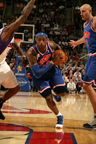 lebron james nba 091202 cle vs phx 01 Cavs Go Retro and Cool Down Suns. LeBron Debuts the HWC LBJ7.