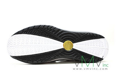 nike air max lebron 7 gr white black gold 3 04 Upcoming Nike Air Max LeBron VII Black/White/Gold New Pics