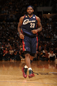 lebron james nba 091225 cle at lal 20 LeBron, Cavs Shine in Rout of Kobe, Lakers. LBJ Debuts the Xmas VII.