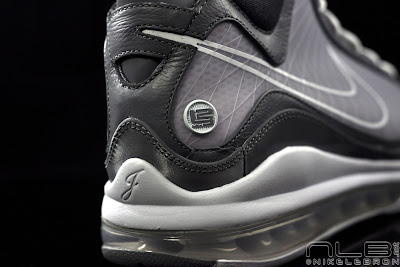 As Clean as it Gets: Air Max LeBron VII Cool Grey/White Showcase lebron7 cool grey 29 web As Clean as it Gets: Air Max LeBron VII Cool Grey/White Showcase