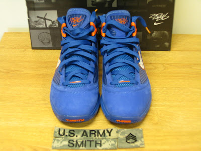 nike air max lebron 7 pe hardwood royal 4 04 PE Spotlight: Nike Air Max LeBron VII Hardwood Classic Alternate