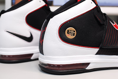 Nike Zoom LeBron Soldier IV – Black/White/Red – Actual Photos | NIKE LEBRON  - LeBron James Shoes