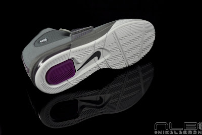 lebrons soldier4 grey purple 52 web Zoom Air + Max Air + LeBron = Zoom Soldier IV. Grey/Plum Pics.
