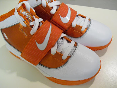 nike zoom soldier 4 tb white orange 1 02 Nike Zoom Soldier IV TB   White/Orange/Grey   Sample Photos