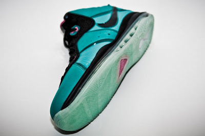 Nike Air Max LeBron 8 Miami South Beach Additional Look nike air max lebron 8 gr miami retro 7 01 Nike Air Max LeBron 8 Miami South Beach Additional Look