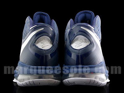 nike air max lebron 8 v2 navy white 2 04 Nike Air Max LeBron 8 V2 Navy/White/Silver New Images