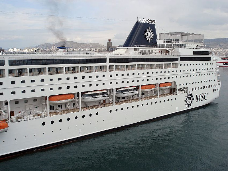 MSC Armonia Piraeus 24 april 2009