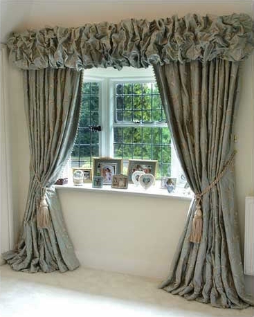 Glamorous European Furniture Decoration and Design from Christine Scott Interiors Glamorous European Furniture, Interior House Design, Furniture Design, Living Room Decorating, Living Room Furniture, Bedroom Design, Wall Design Ideas