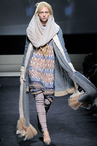 [runway 03[5].jpg]