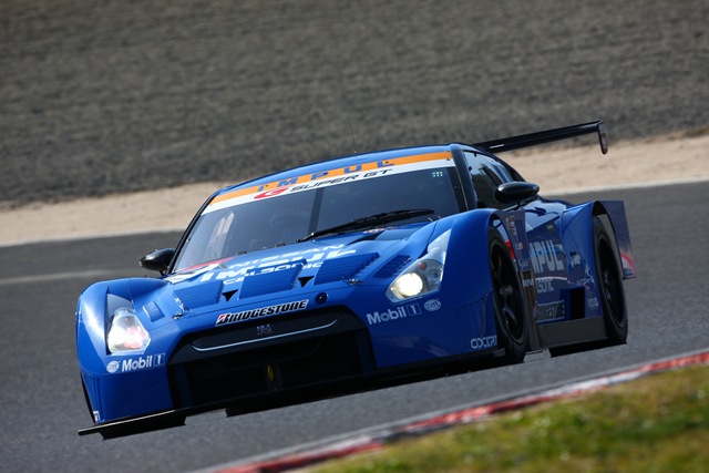 [supergt09-nissan-14[2].jpg]