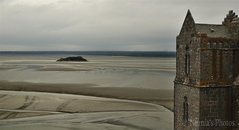 Low-tide b Low-tide b