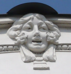 Miklošičeva 1
