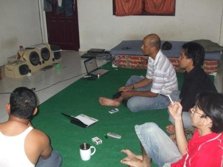 [memantau sidang[3].jpg]