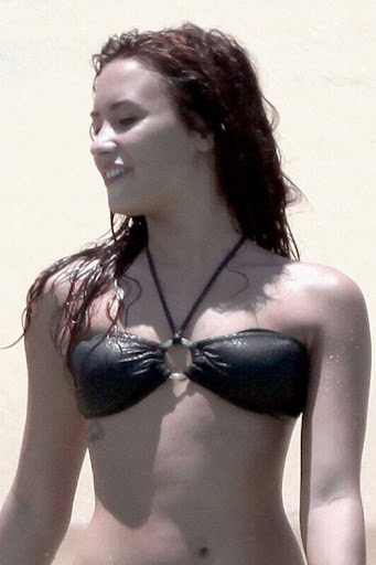 pics of demi lovato in bikini. Demi Lovato BIKINI MEXICO
