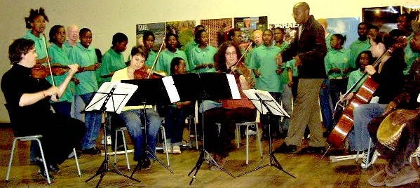 [FiladelphiaschoolatSoshanguveenterta[1].jpg]