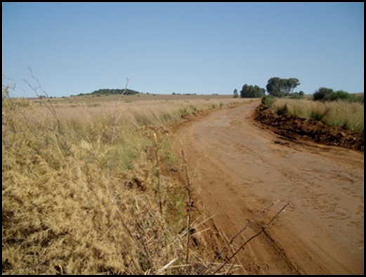 TerreBlancheFarmDirtRoadAccessHomesteadFieldSignMarking_AKSKA_trailtrackers TerreBlancheFarmDirtRoadAccessHomesteadFieldSignMarking_AKSKA_trailtrackers