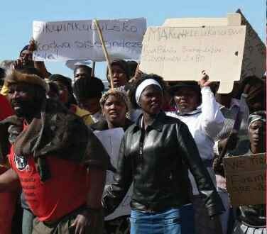 [Landless Farm Dwellers protesting March 2009 uThukela district afra co za[4].jpg]
