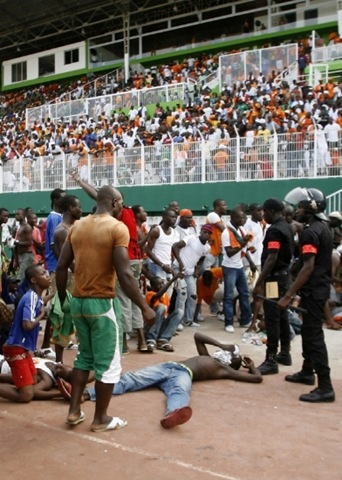 [AbidjanStadiumCollapseMarch302009A[5].jpg]