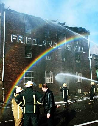 [Murdock Alan portfolio picture Fire in Newtown Johannesburg 2009[5].jpg]