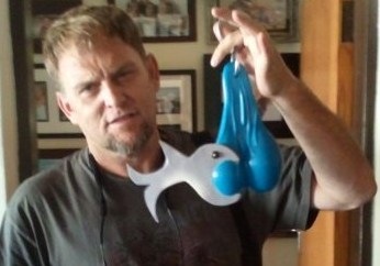 [AFRIKAANS SINGER STEVE HOFMEYR DUMPS HIS U2 BAND TICKETS 13FEB2011[4].jpg]