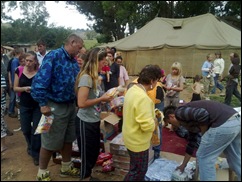 Afrikaners Krugersdorp squatter camp fetching donated food Helpende Hand