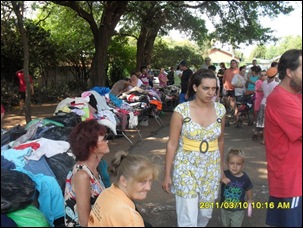 AFRIKANERS_PRETORIA-WAITING_FOODHANDOUTSFREEDOMFRONT