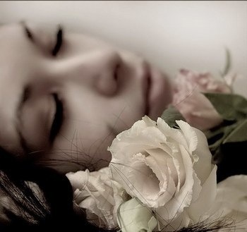 [mujer flor[5].jpg]
