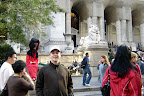 La bibliothèque, gardée par les lions Astor et Lenox (hors champ), nommés d'après les fondateurs / The library, guarded by lions Astor and Lenox (outside the pic), named after the founders