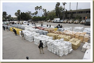 Parte do carregamento apreendido em Tijuana - AFP