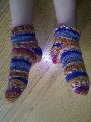 Max feet, now with new socks!