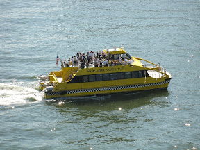 Water Taxi from Manhattan Bridge Water Taxi from Manhattan Bridge