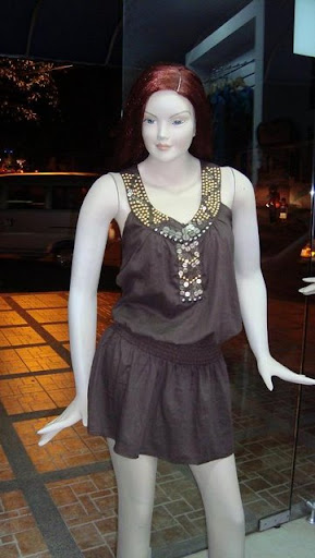 Vestido falda corta con hombros descubiertos editar Eliminar t�tulo