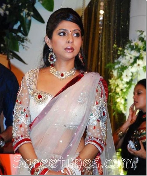Poornima_Indrajith_Shimmer_Saree