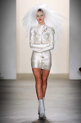 [popup-desfile-jeremyscott-nyspring2011rtw-140[3].jpg]