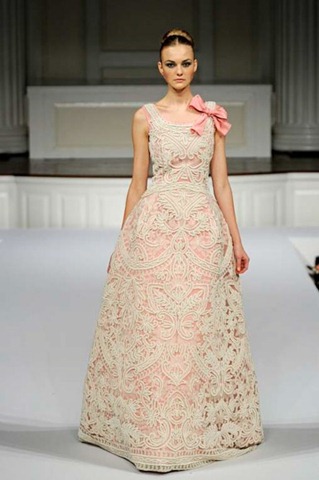 [popup-desfile-odelarenta-nyspring2011rtw-153[3].jpg]