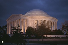 Jefferson_Memorial_at_dusk