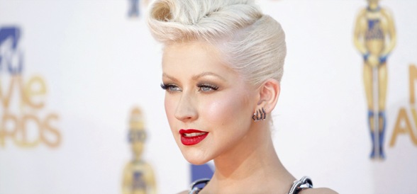 [banner-justpop-Christina_Aguilera-2010_MTV_Movie_Awards[2].jpg]