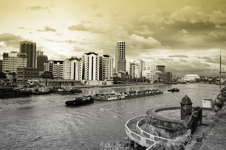 IMAGE: http://lh3.ggpht.com/__0prHnAfUfg/TF2RSASxR0I/AAAAAAAAAW8/WqRX28QxN3w/s720/warehouseID-4699.jpg