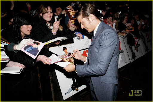 zac-efron-17-again-london-premiere-05.jpg