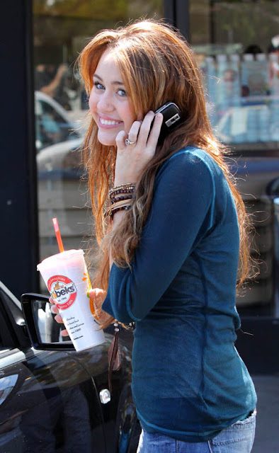 miley-cyrus-berry-4129-5.JPG