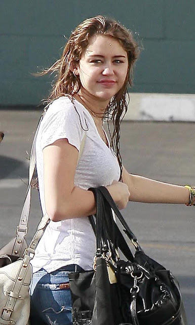05-02-09 Studio City, CA Workaholic Miley Cyrus seen arriving at a studio wearing no make-up. Miley arrived with her grandmother Ruth and her dog..... Non-Exclusive Pix by Flynet ©2009 818-307-4813 Nicolas 323-974-6007 Jay 310-466-8617 Scott