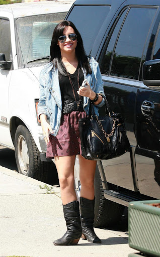 30857, NORTH HOLLYWOOD, CALIFORNIA, Wednesday, May 13, 2009, Demi Lovato goes to a recording studio in North Hollywood. The "Sonny with a Chance" star stopped at Subway before heading to the studio. Photograph: Jones, Sharma, PacificCoastNews.com***FEE MUST BE AGREED PRIOR TO USAGE*** UK OFFICE: +44 131 557 7760/7761/7762 US OFFICE: + 1 310 261 9676