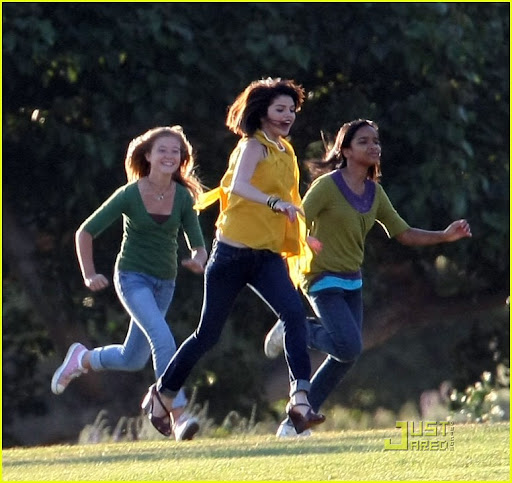 selena-gomez-nick-jonas-wiffle-ball-21.jpg