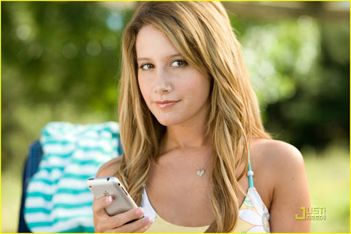 ashley-tisdale-aliens-stills-01.jpg