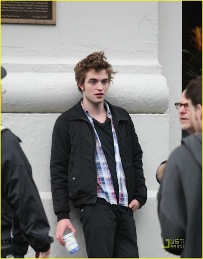 robert-pattinson-remember-me-set-04.jpg